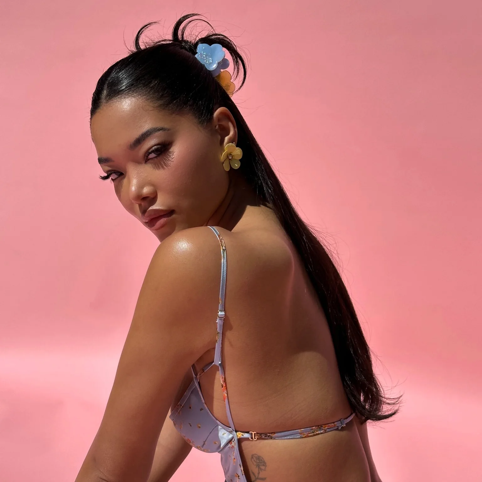 Midi Blossom Clip in Ginkgo