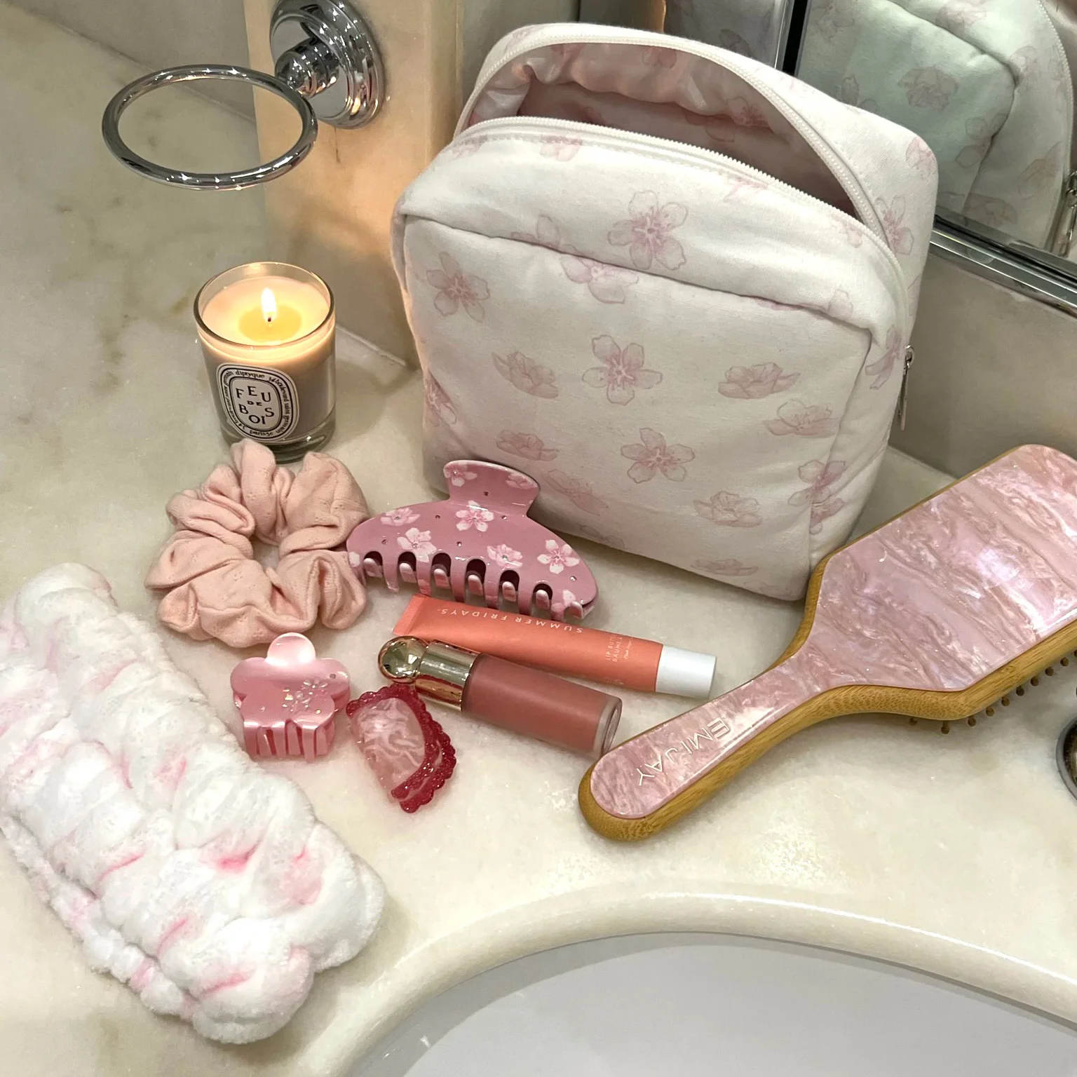 Sugar Blossom Pouch in Milk