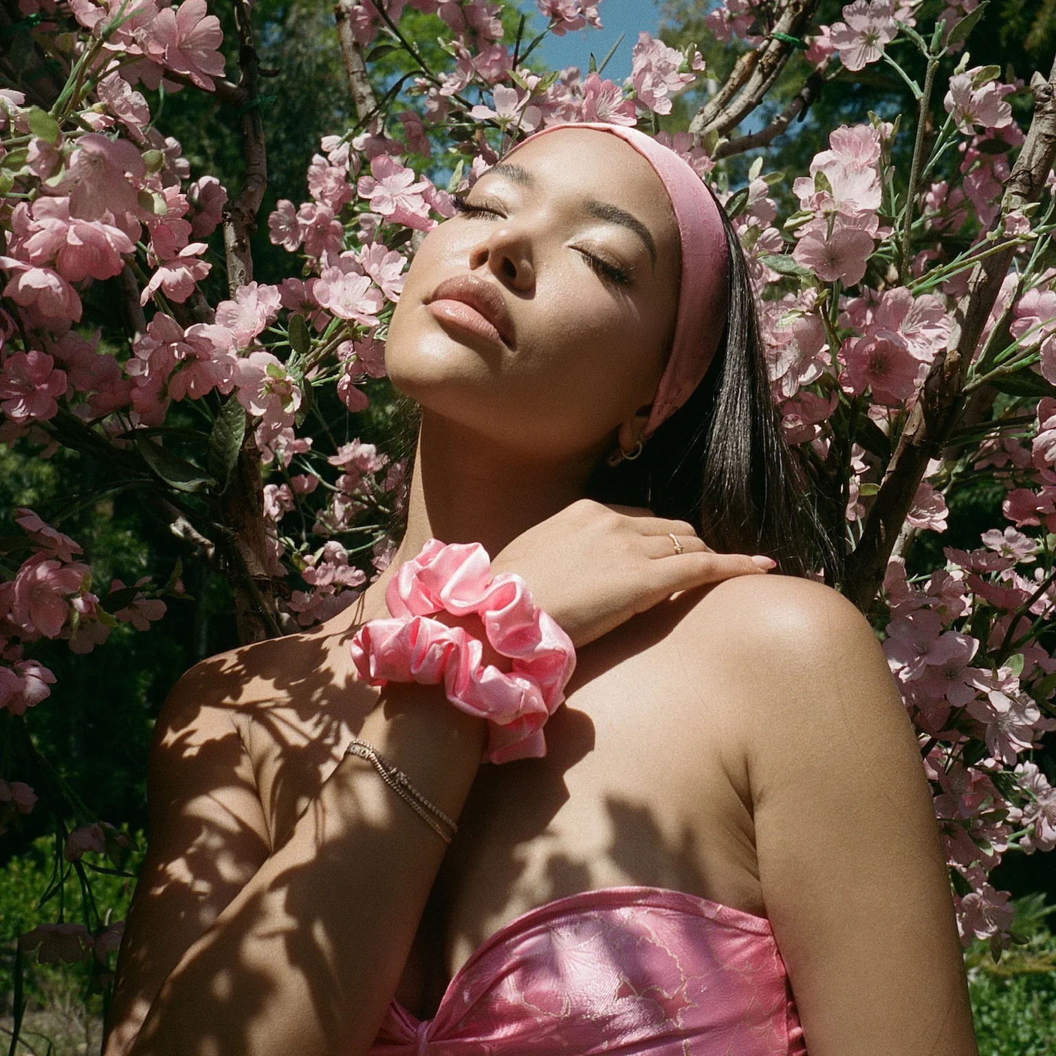 Hanbok Scrunchie in Pink Nabi