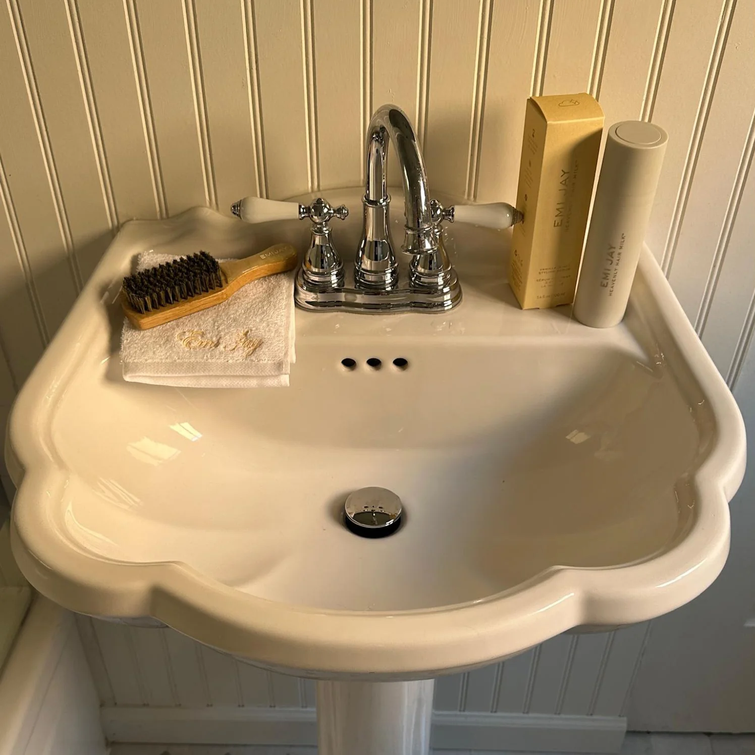 Mini Boar Bristle Brush in Lemon Sugar