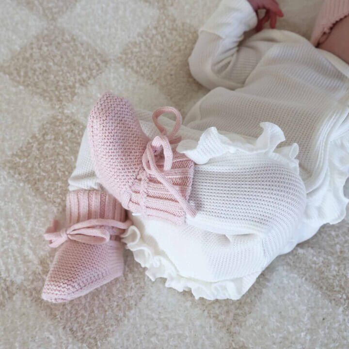 Knit Newborn Bow Booties