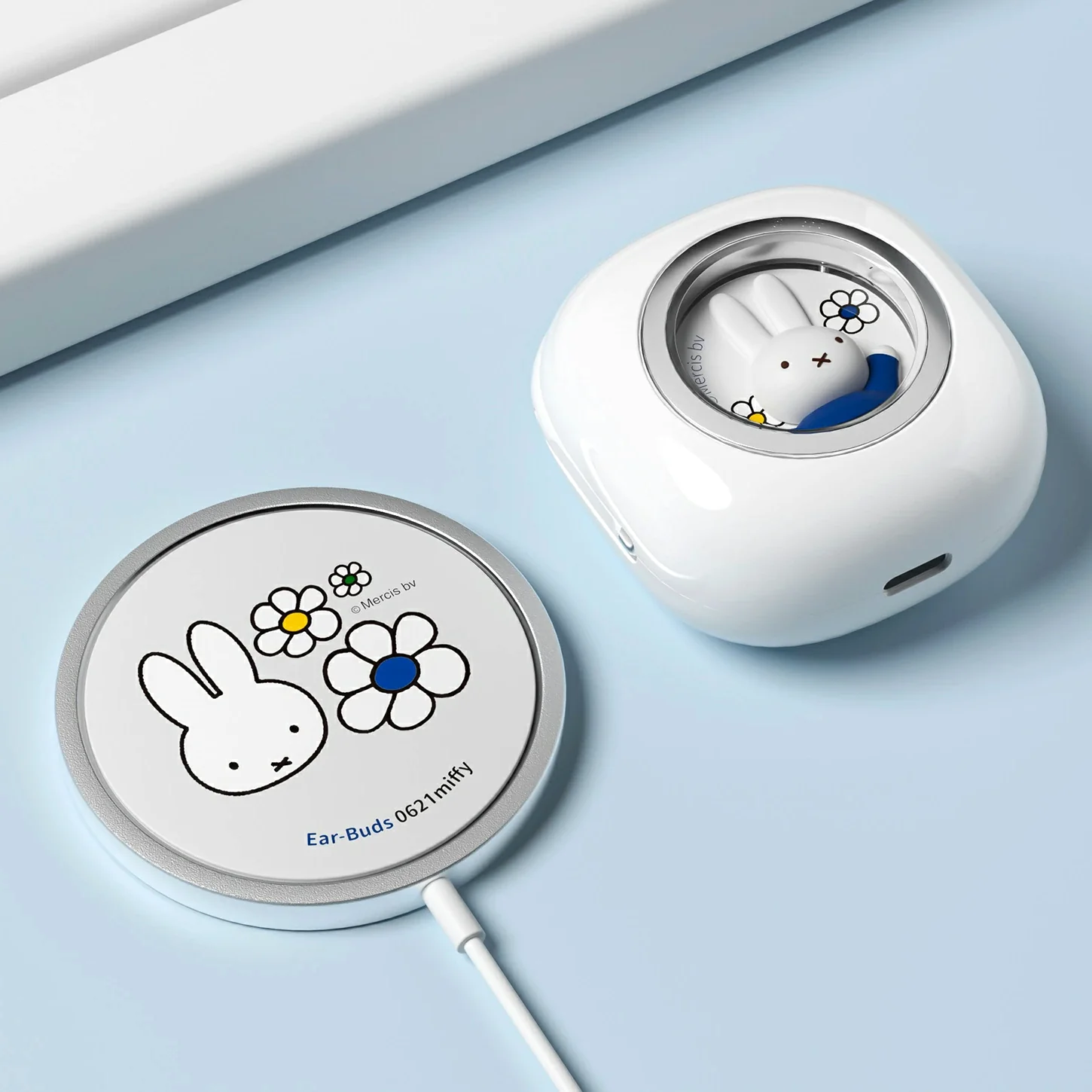 Cute Wireless Ear Buds With Charging Case