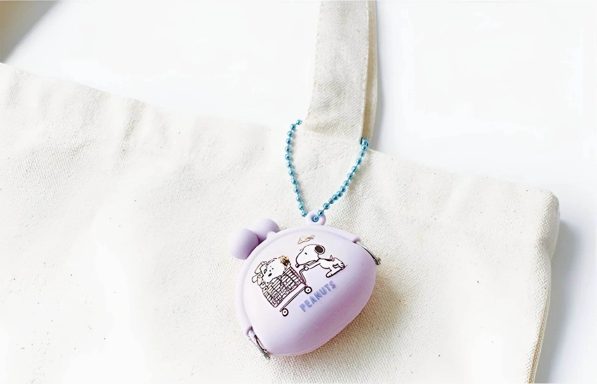 Peanuts Snoopy Mini Kiss Lock Coin Purse Surprise Pack