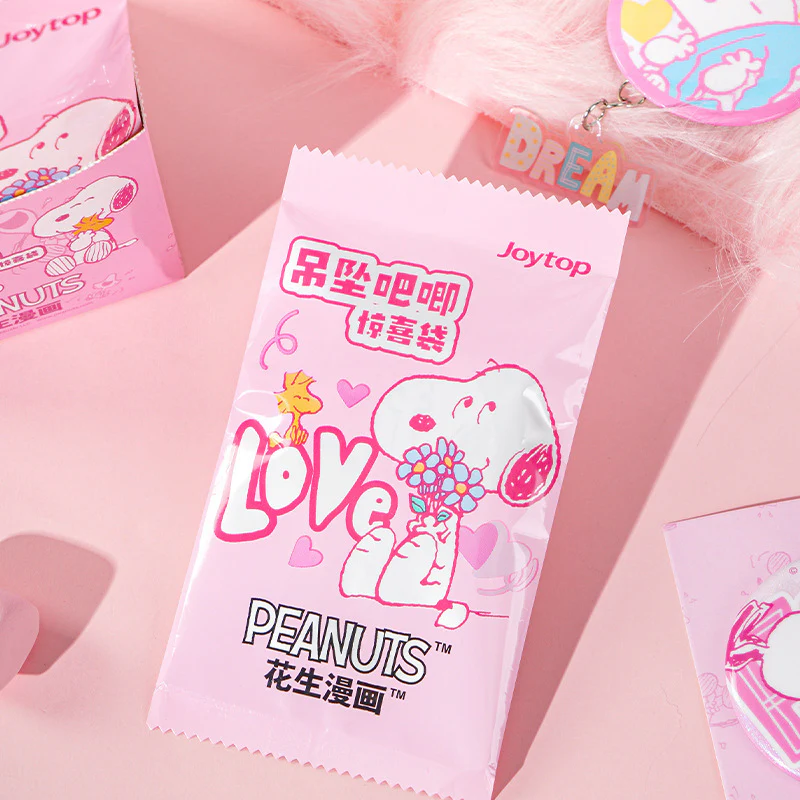 Peanuts Snoopy Pin Badges with A Pendant