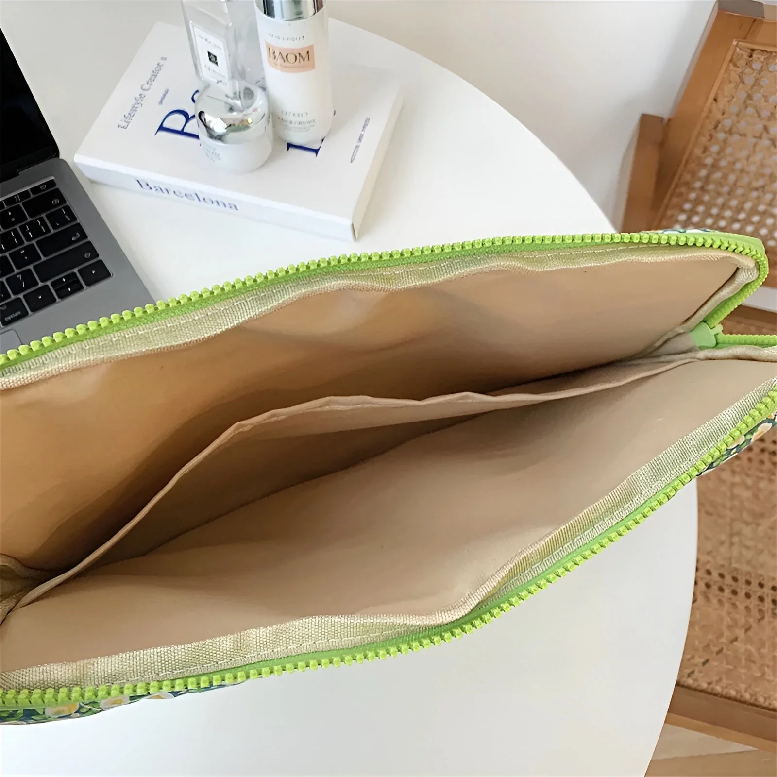 Floral Pattern Laptop Sleeve