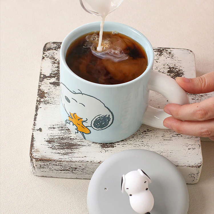 Snoopy Hug Mug