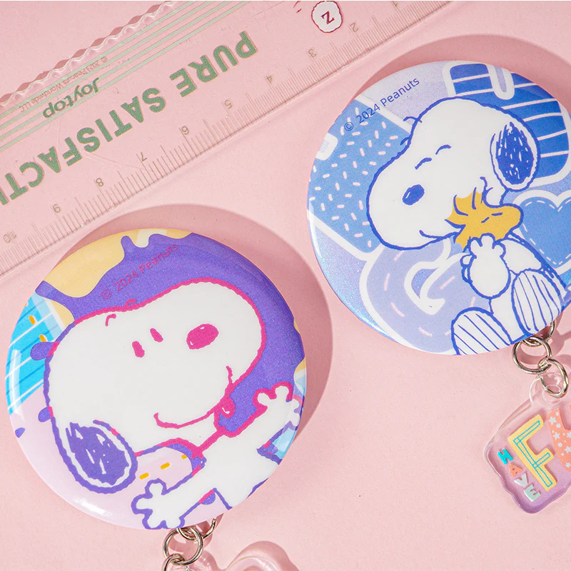Peanuts Snoopy Pin Badges with A Pendant