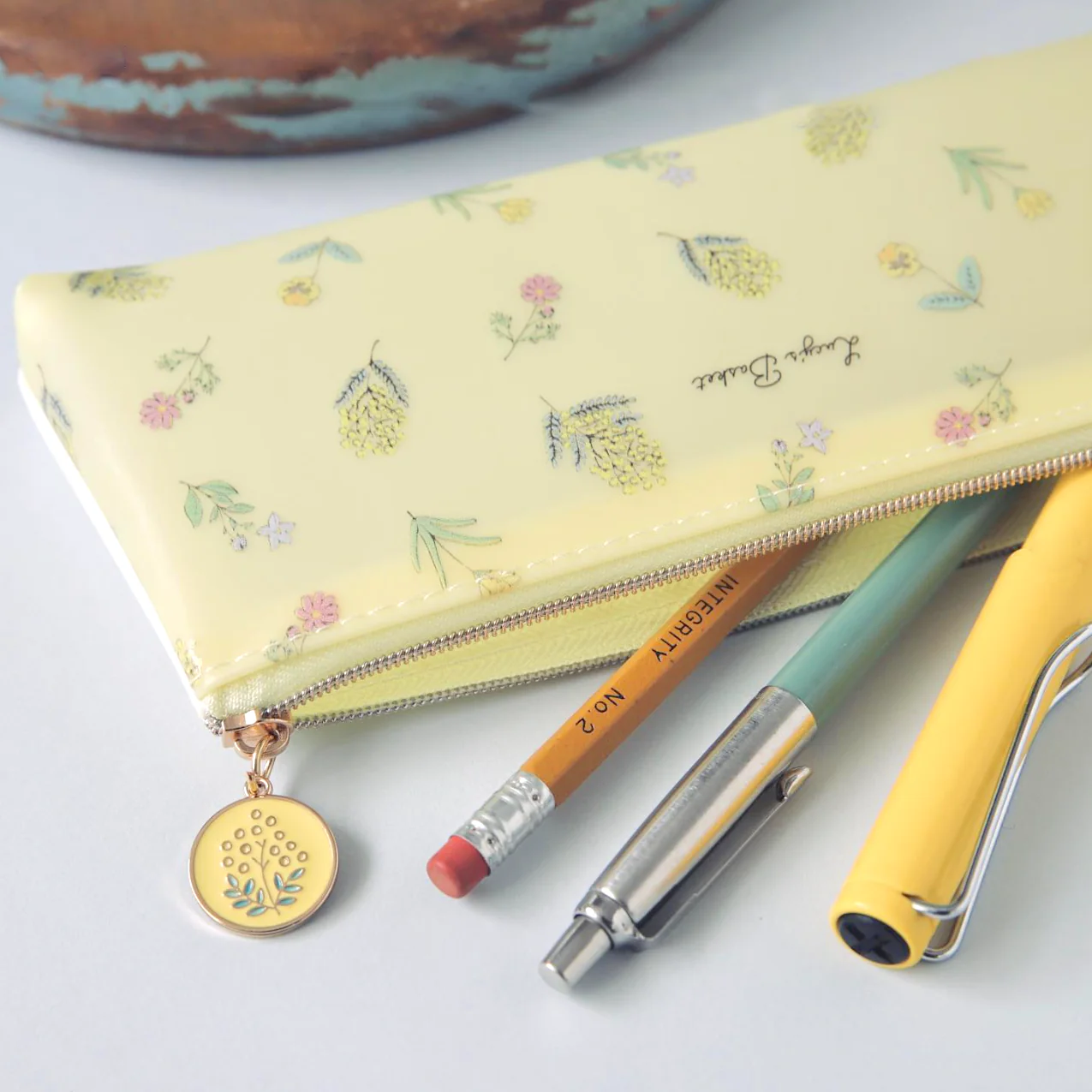 Ryu-Ryu Lucy's Basket Pencil Case