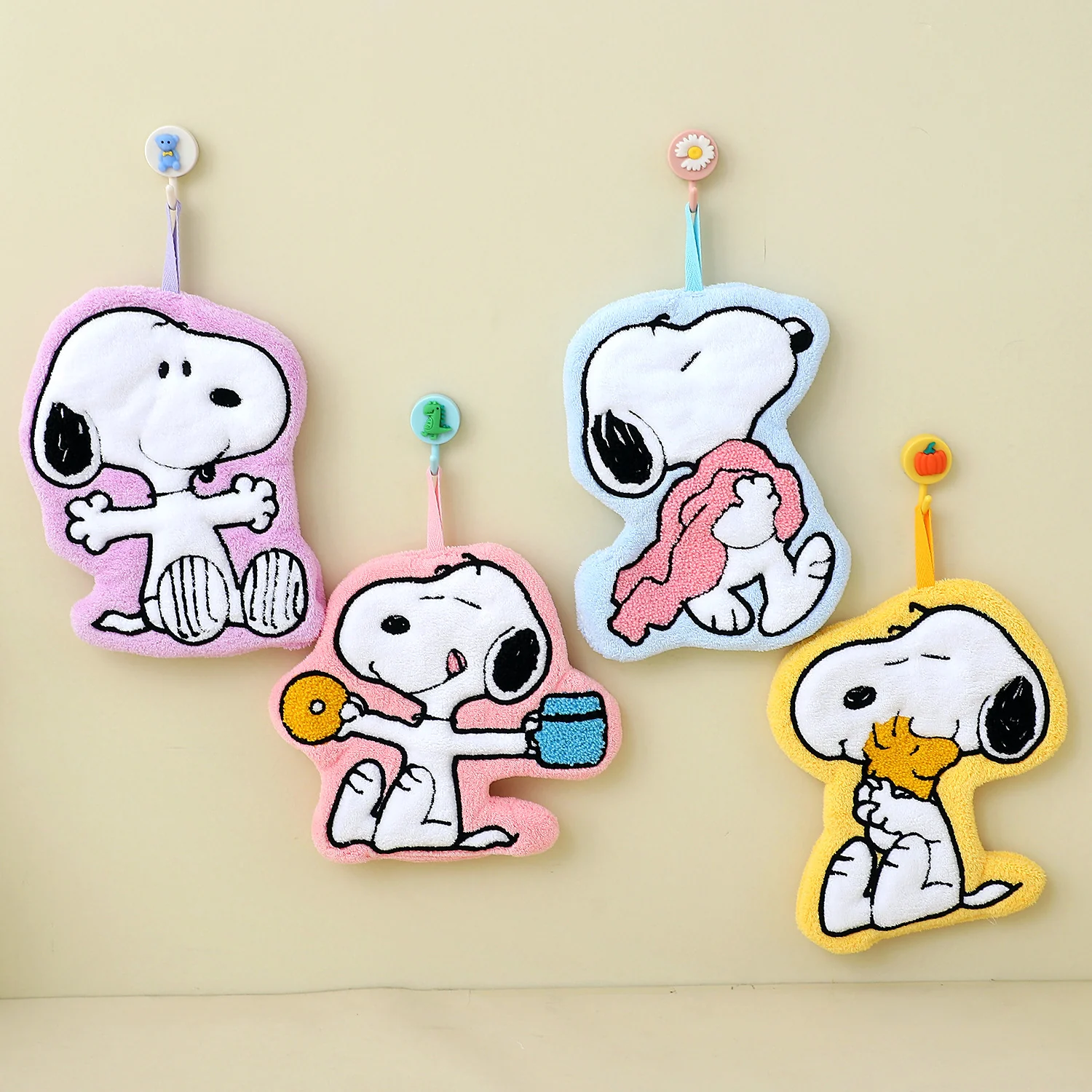 Peanuts Snoopy Happy Essentials Hand Towel