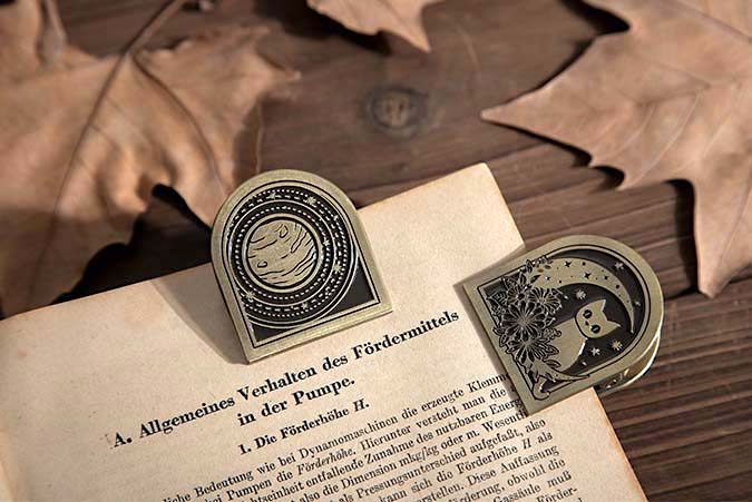 Vintage Style Archival Clip