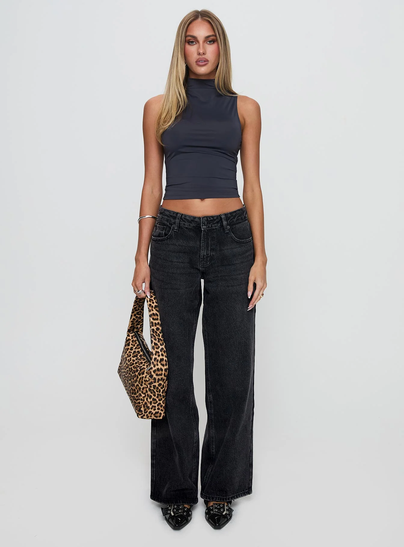 Serenitia Mid Rise Relaxed Jeans Washed Black