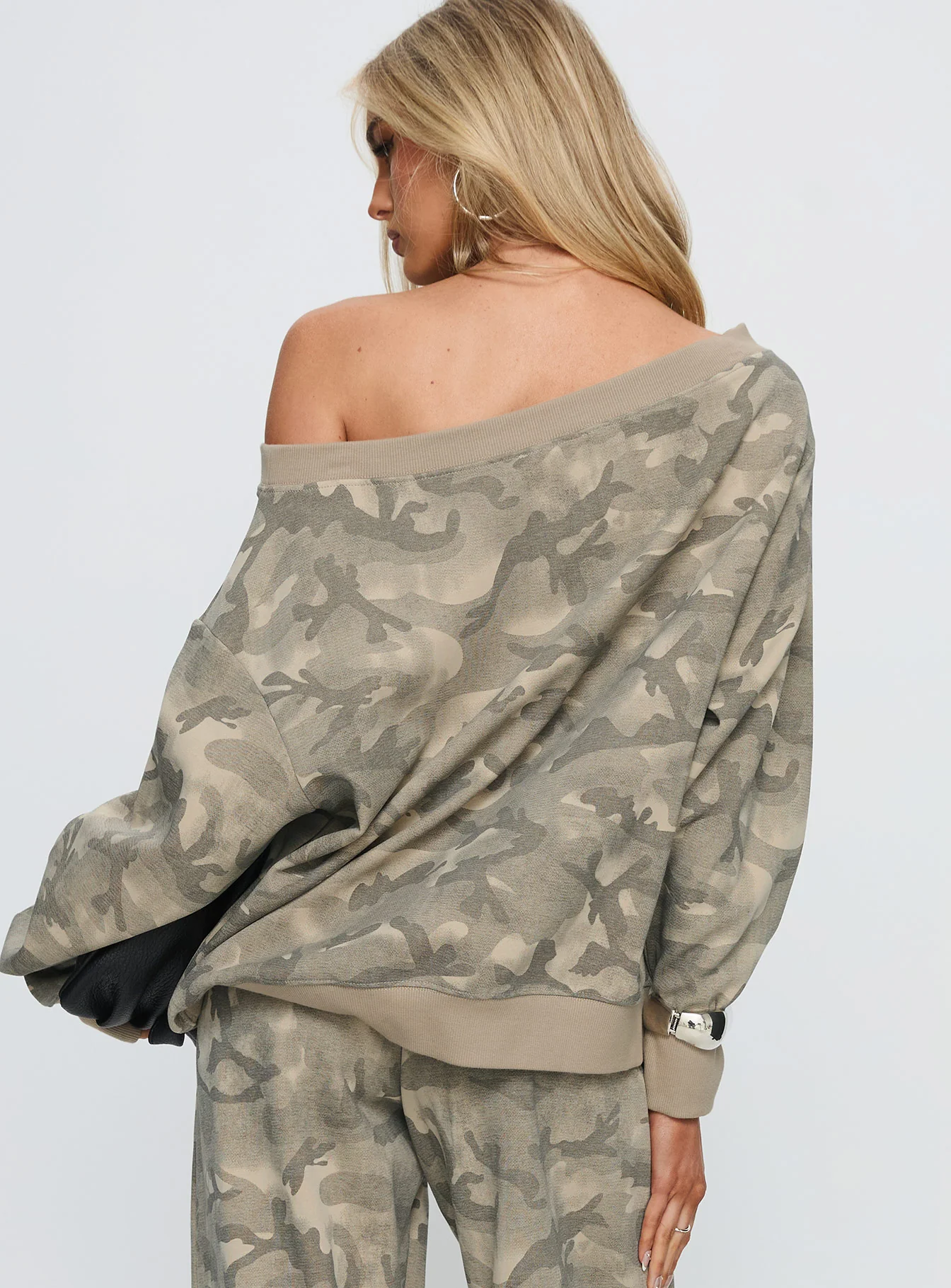 Wellness Off The Shoulder Jumper Washed Camo