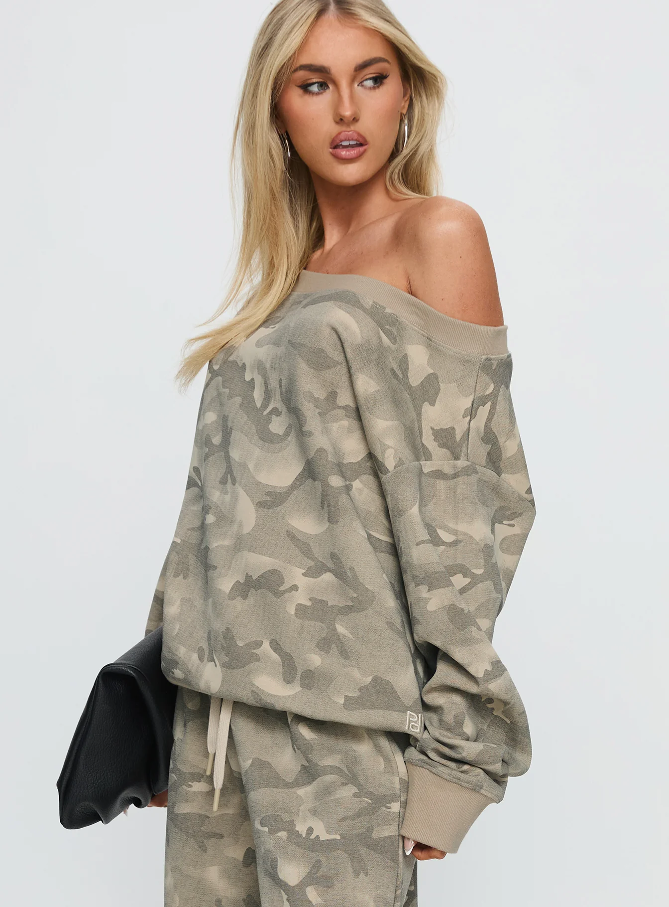 Wellness Off The Shoulder Jumper Washed Camo