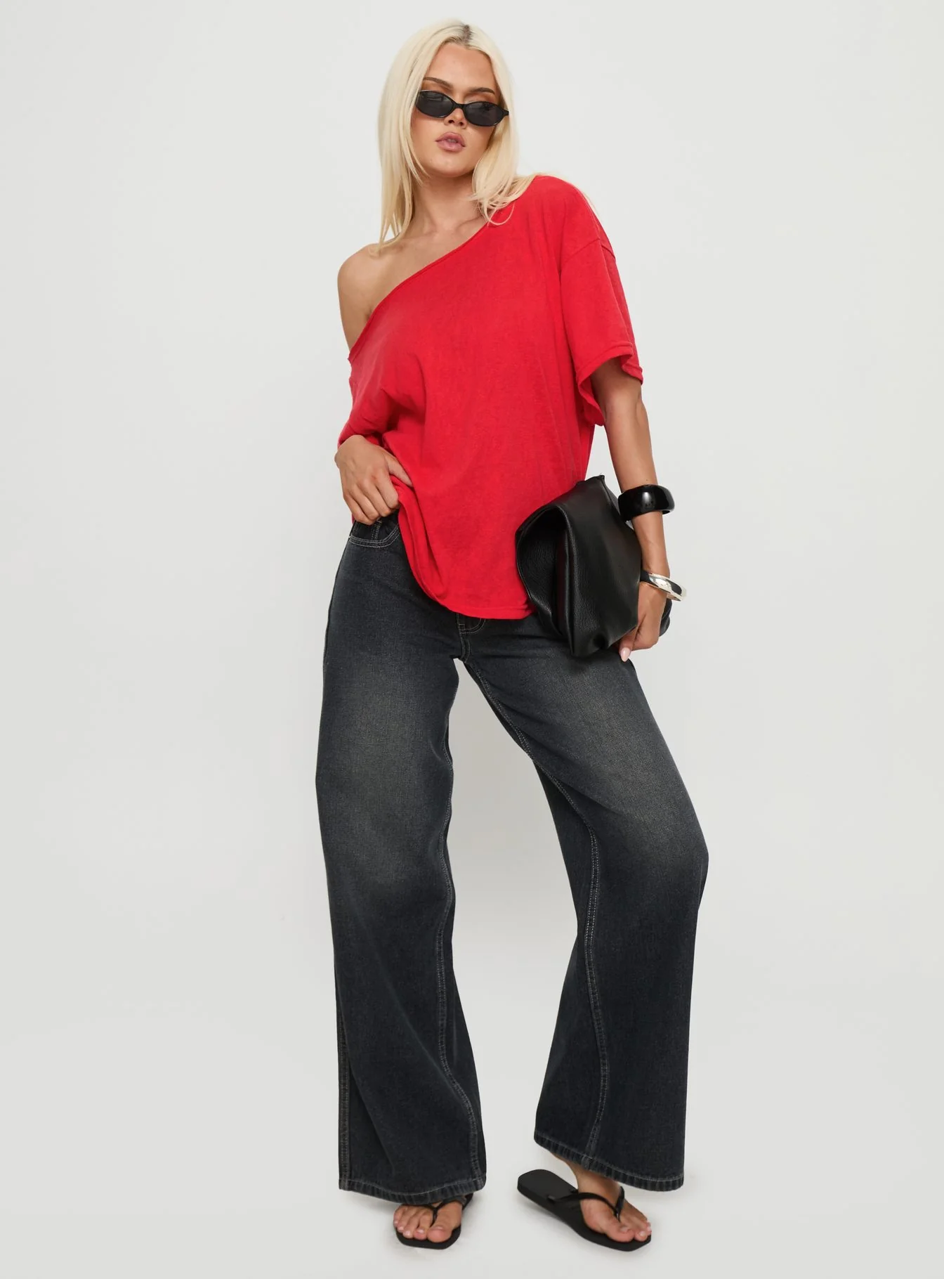 Winny Off Shoulder Tee Red