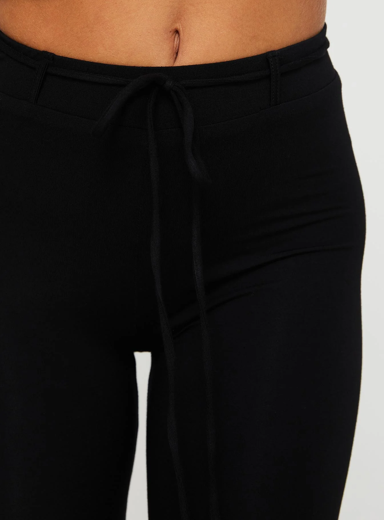 Cayte Capris Black