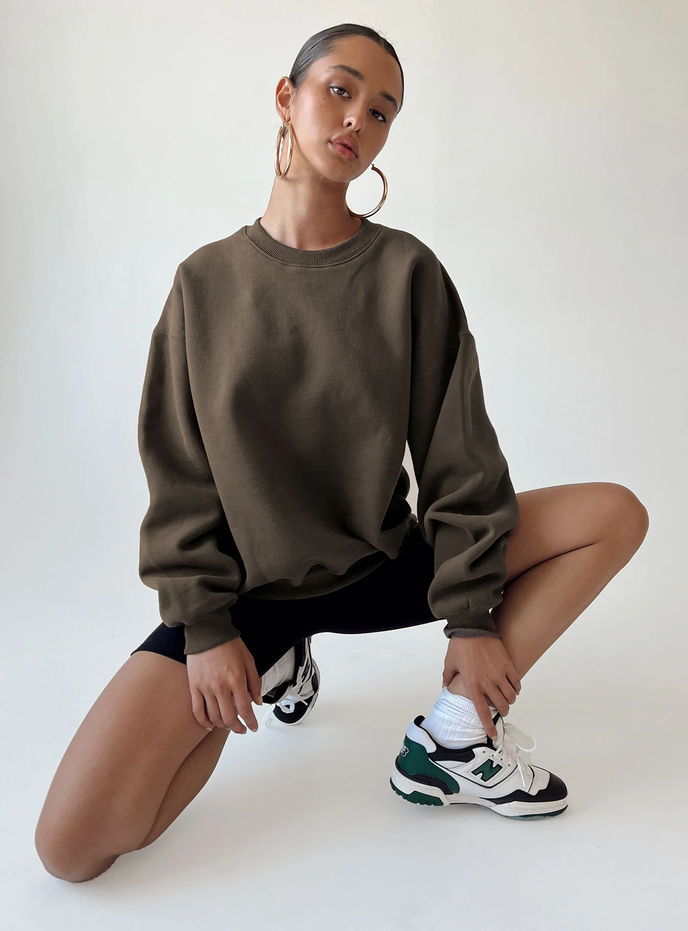 Club Basic Crewneck Sweatshirt Charcoal Brown