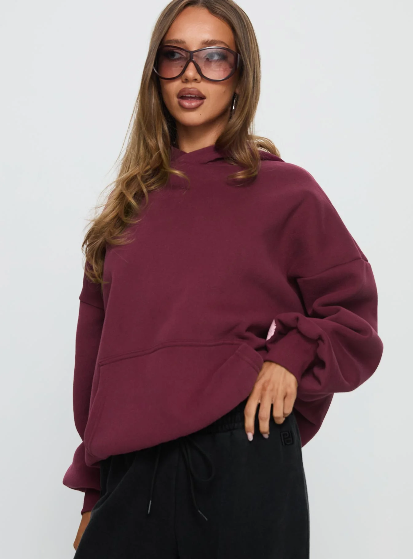 Kisses Graphic Hoodie Wine