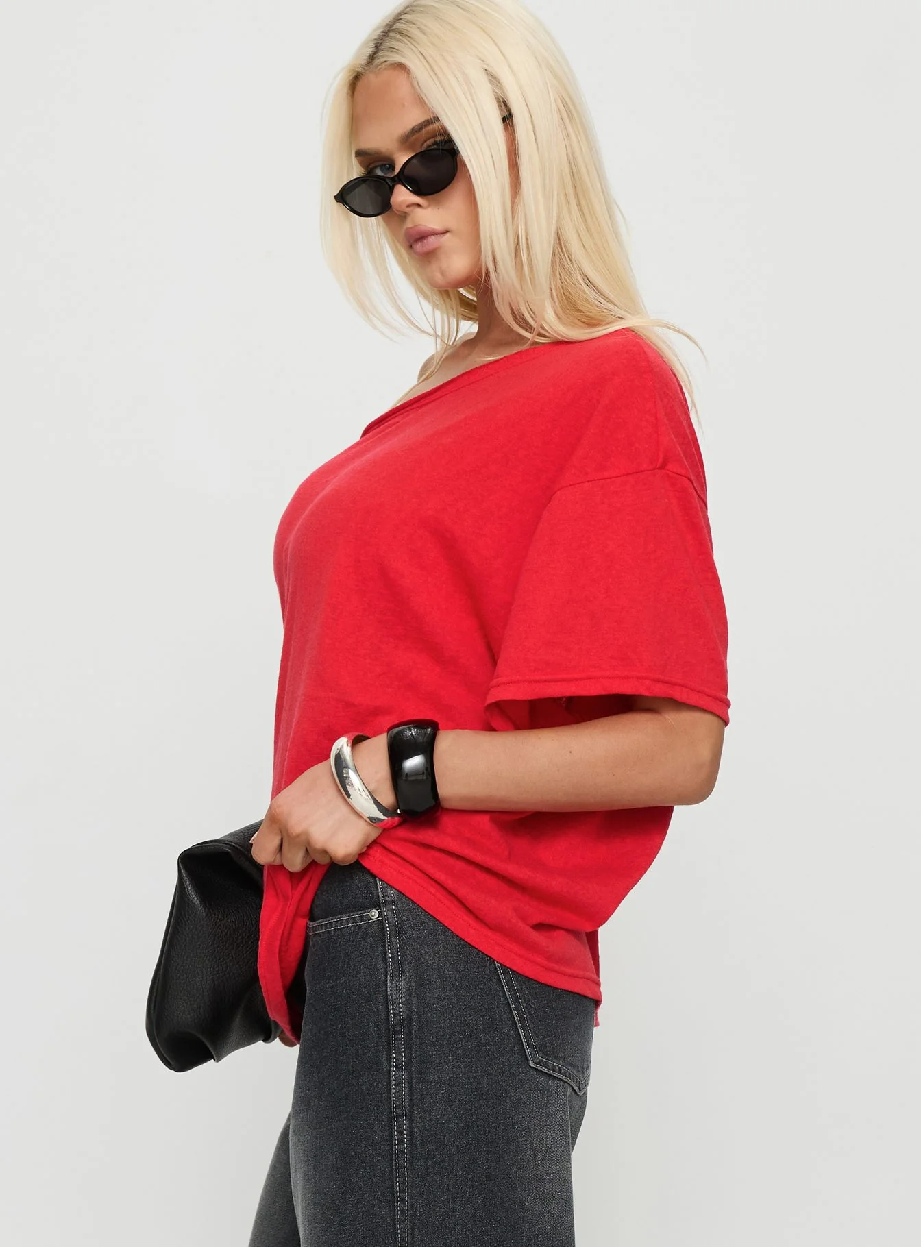 Winny Off Shoulder Tee Red