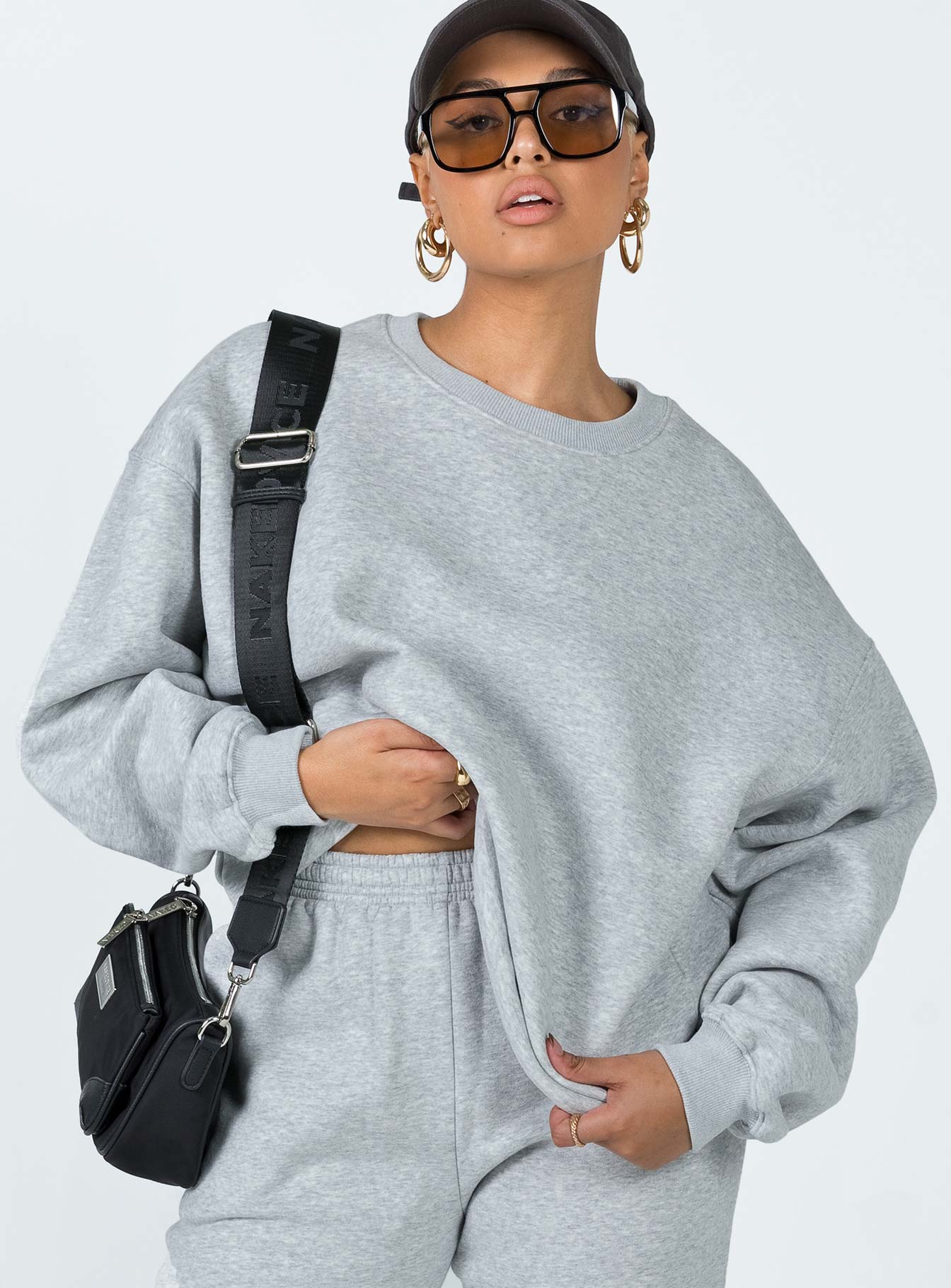 Club Basic Crewneck Sweatshirt Grey