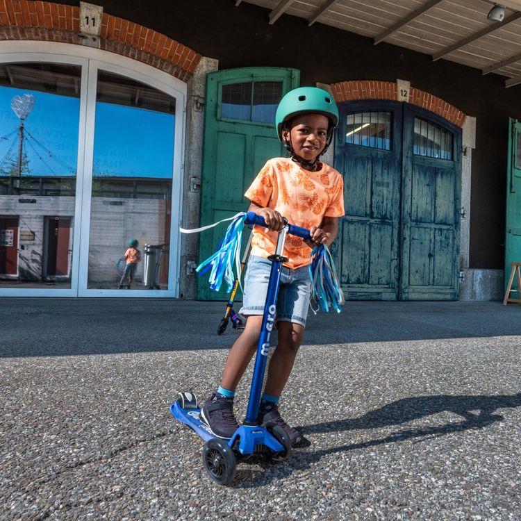 Maxi Deluxe LED Scooter