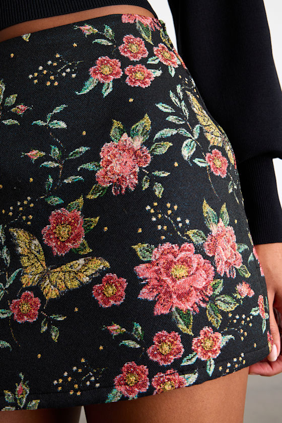 Ismerie Black Floral Jacquard Mid-Rise Skort
