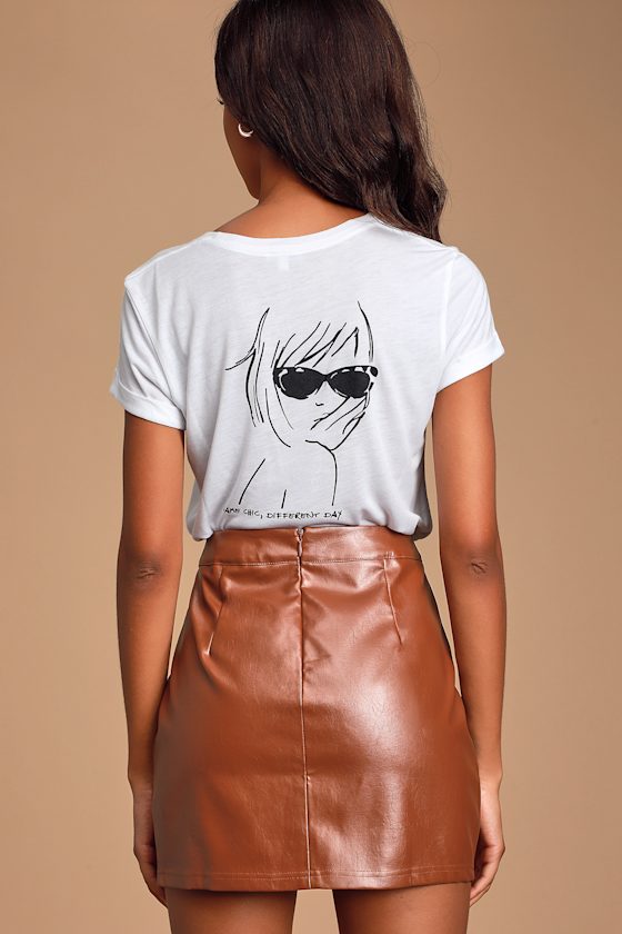 Corte Brown Vegan Leather Mini Skirt