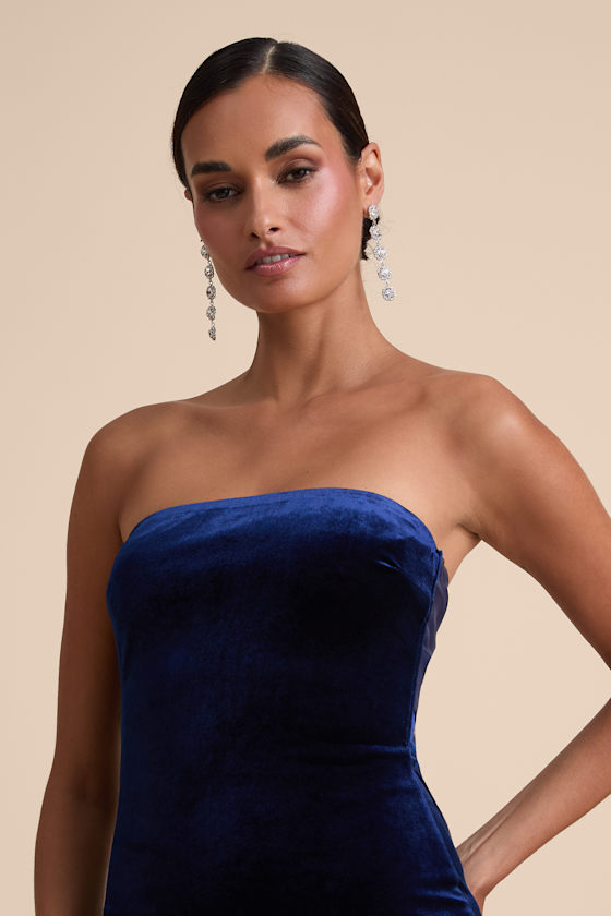 Mesmerizing Elegance Navy Blue Velvet Back Bow Maxi Dress