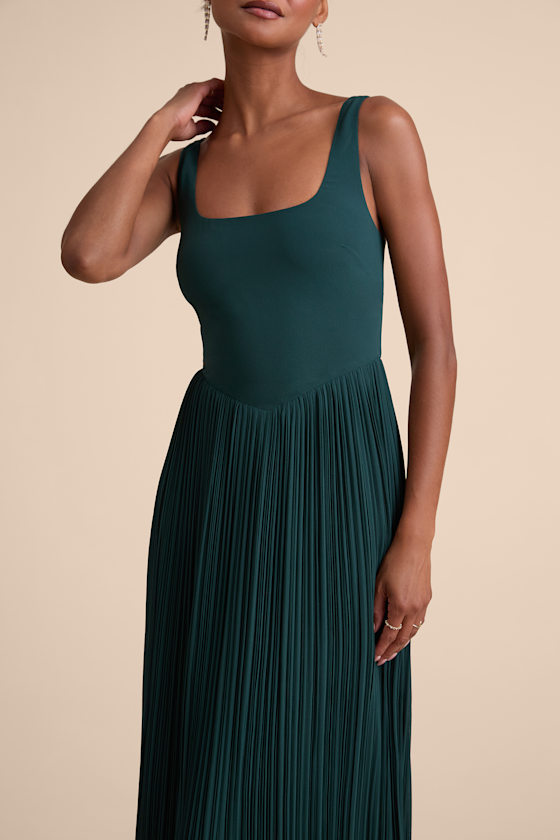Naroah Emerald Green Square Neck Pleated Maxi Dress