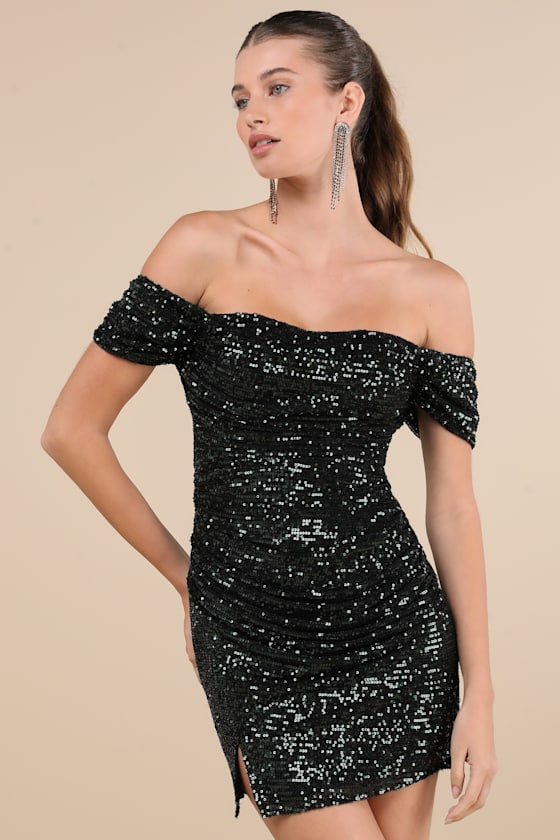 Glittering Attitude Emerald Sequin Off-the-Shoulder Mini Dress