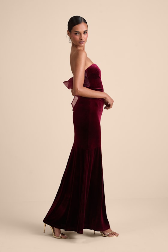 Mesmerizing Elegance Red Velvet Back Bow Maxi Dress