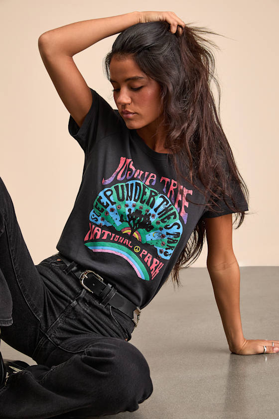 Joshua Tree Under the Stars Dark Grey Vintage Graphic Tee