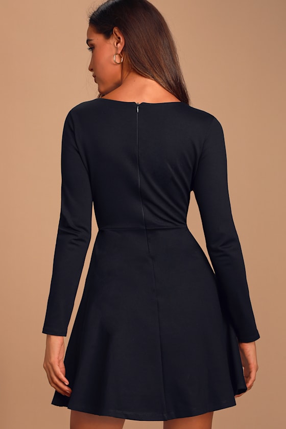 Forever Chic Black Long Sleeve Dress