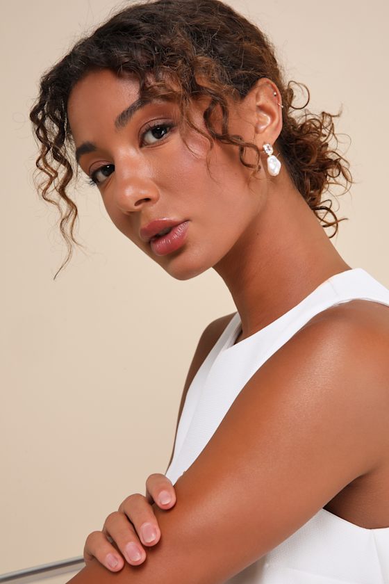 Spectacular Stance Gold Rhinestone Pearl Earrings