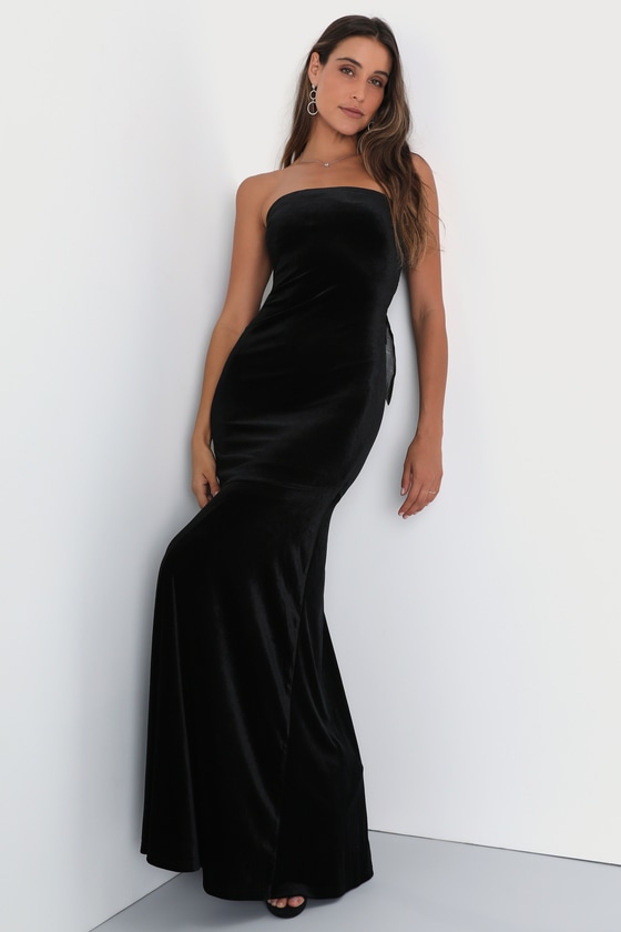 Mesmerizing Elegance Black Velvet Back Bow Maxi Dress