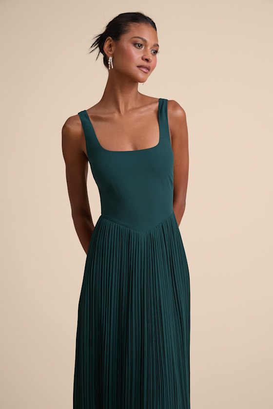 Naroah Emerald Green Square Neck Pleated Maxi Dress