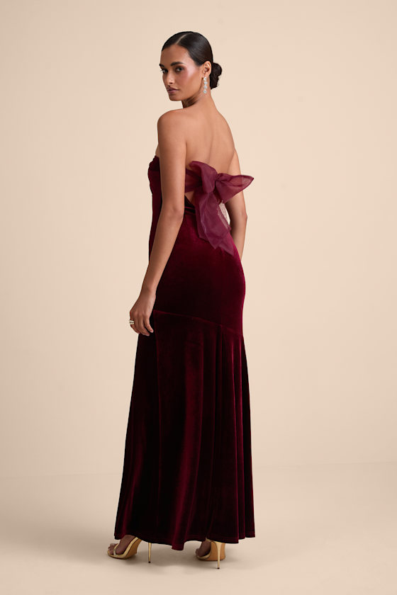 Mesmerizing Elegance Red Velvet Back Bow Maxi Dress