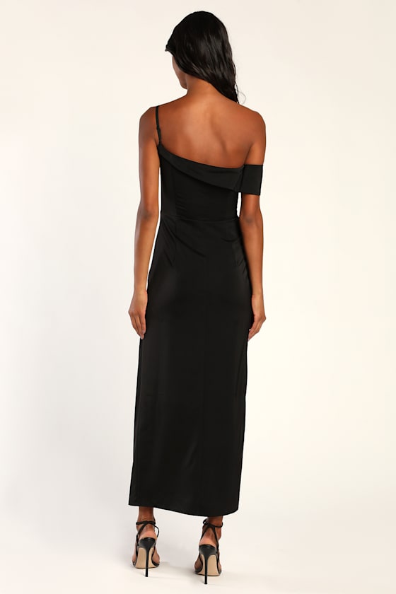 Showing Off a Little Black Asymmetrical Tulip Midi Dress