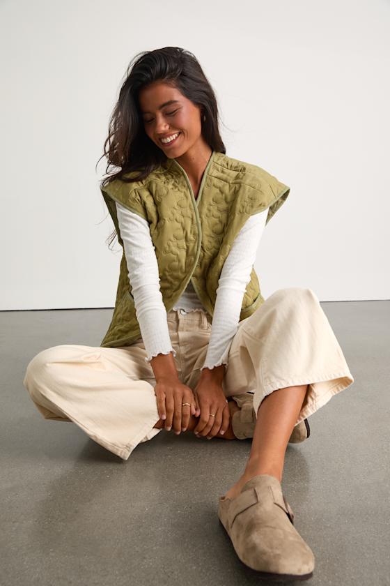 Wrenleigh Olive Green Floral Quilted Vest