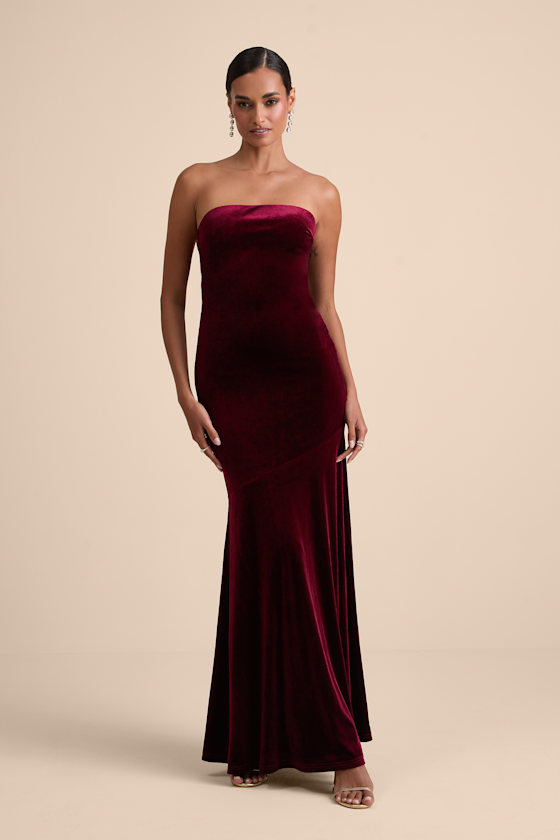 Mesmerizing Elegance Red Velvet Back Bow Maxi Dress