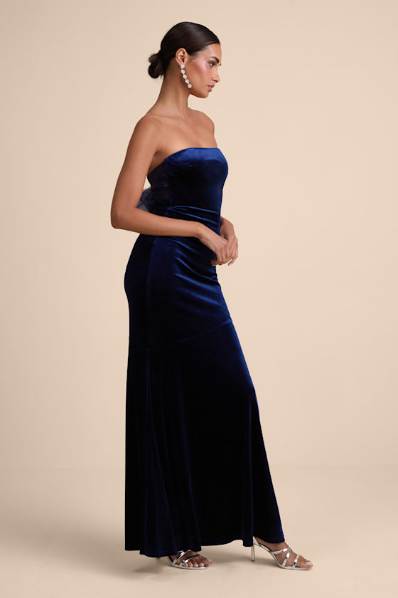 Mesmerizing Elegance Navy Blue Velvet Back Bow Maxi Dress