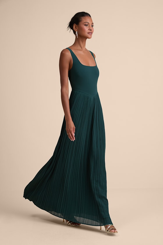 Naroah Emerald Green Square Neck Pleated Maxi Dress