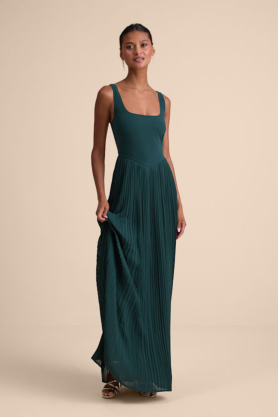 Naroah Emerald Green Square Neck Pleated Maxi Dress