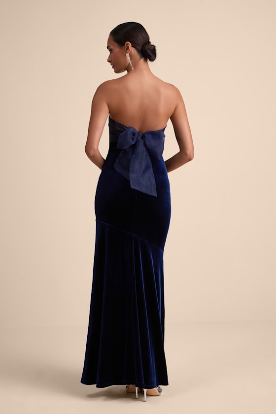 Mesmerizing Elegance Navy Blue Velvet Back Bow Maxi Dress