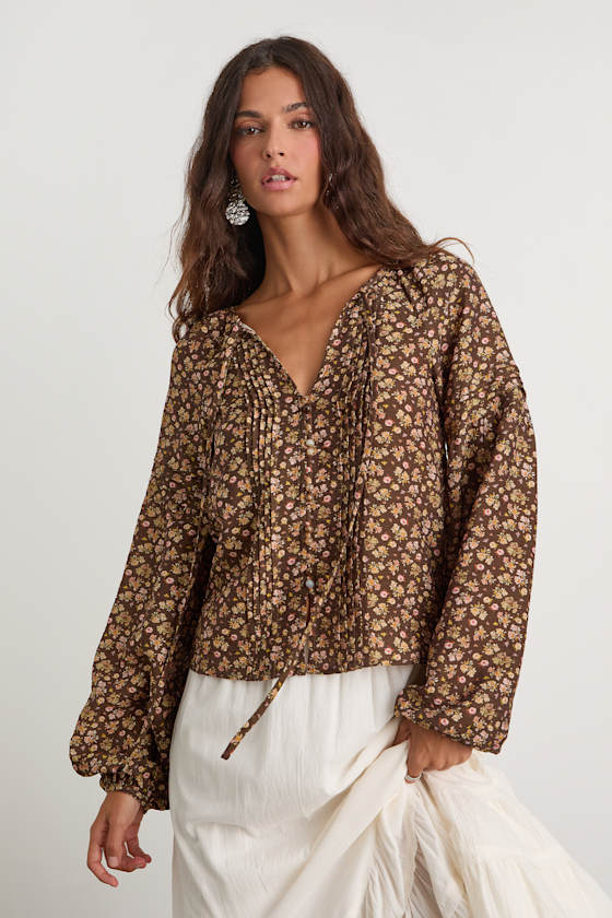 Noahlyn Brown Floral Pleated Long Sleeve Blouse