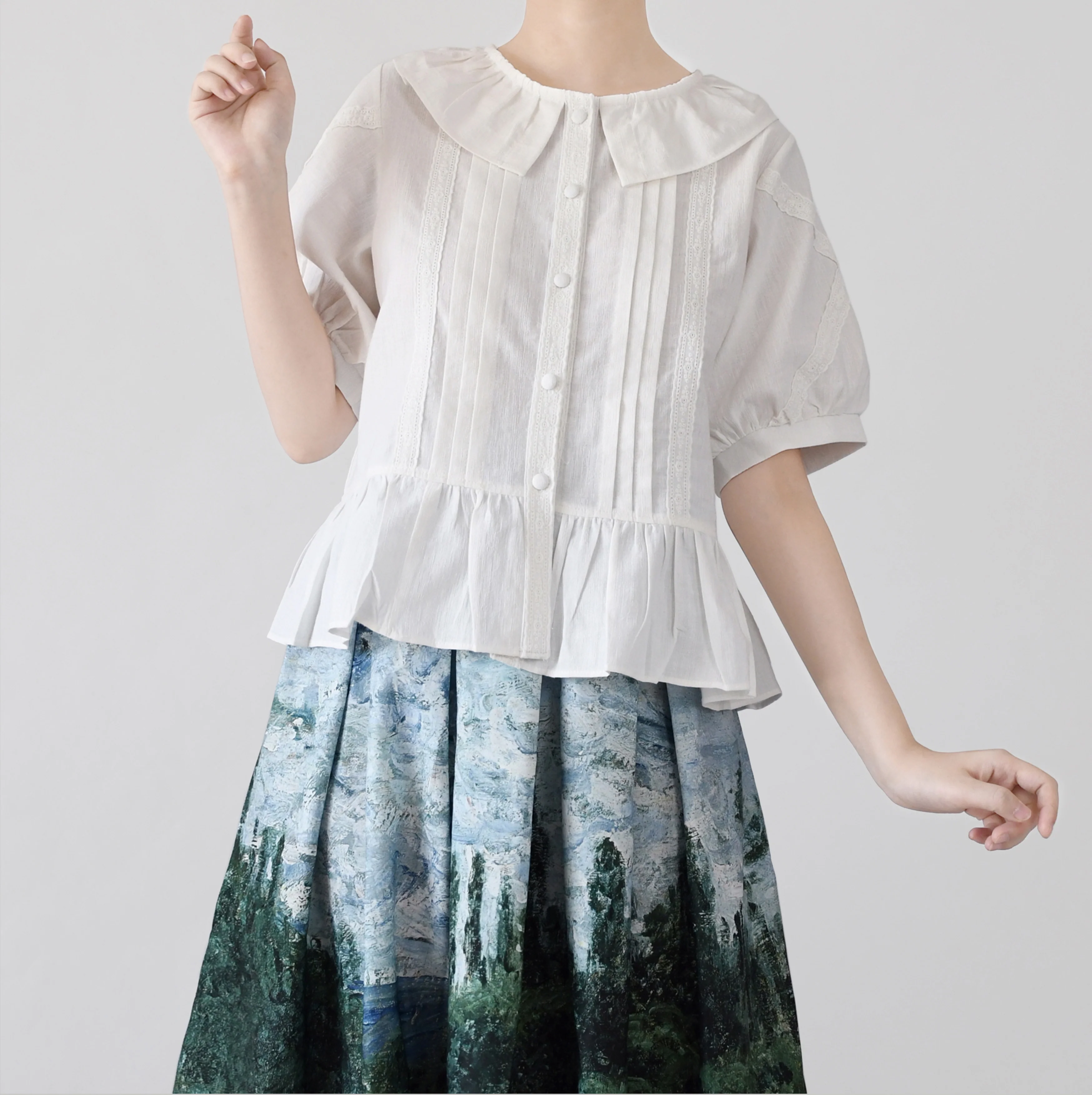 MIST - Spring Retro - Cotton Kawaii Lolita Shirt with Ruffled Neck and Lace Detail