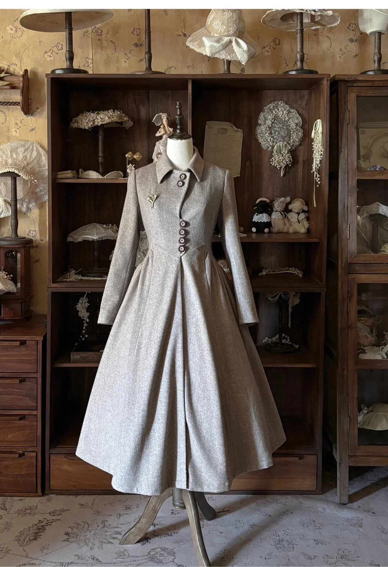 Button Bear - Winter Lily Bell - Classic Lolita Bust-Supporting JSK, Long Waisted Coat