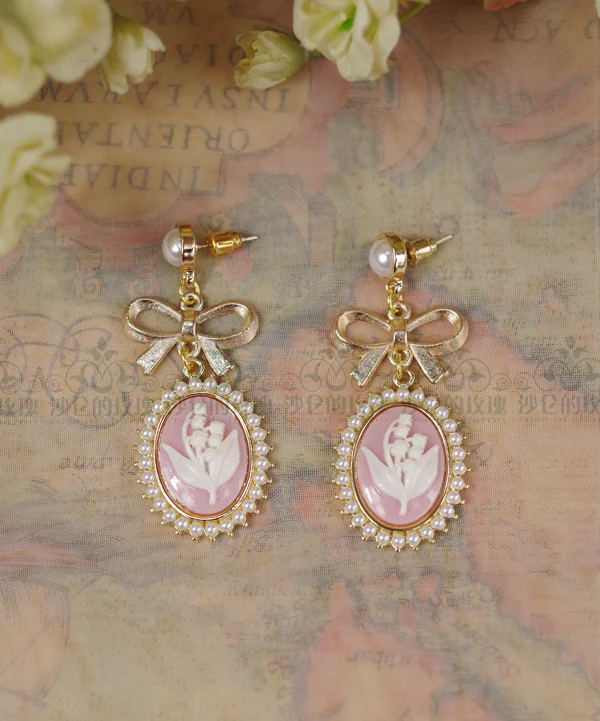 Rose of Sharon - Retro Cameo Lolita Earrings