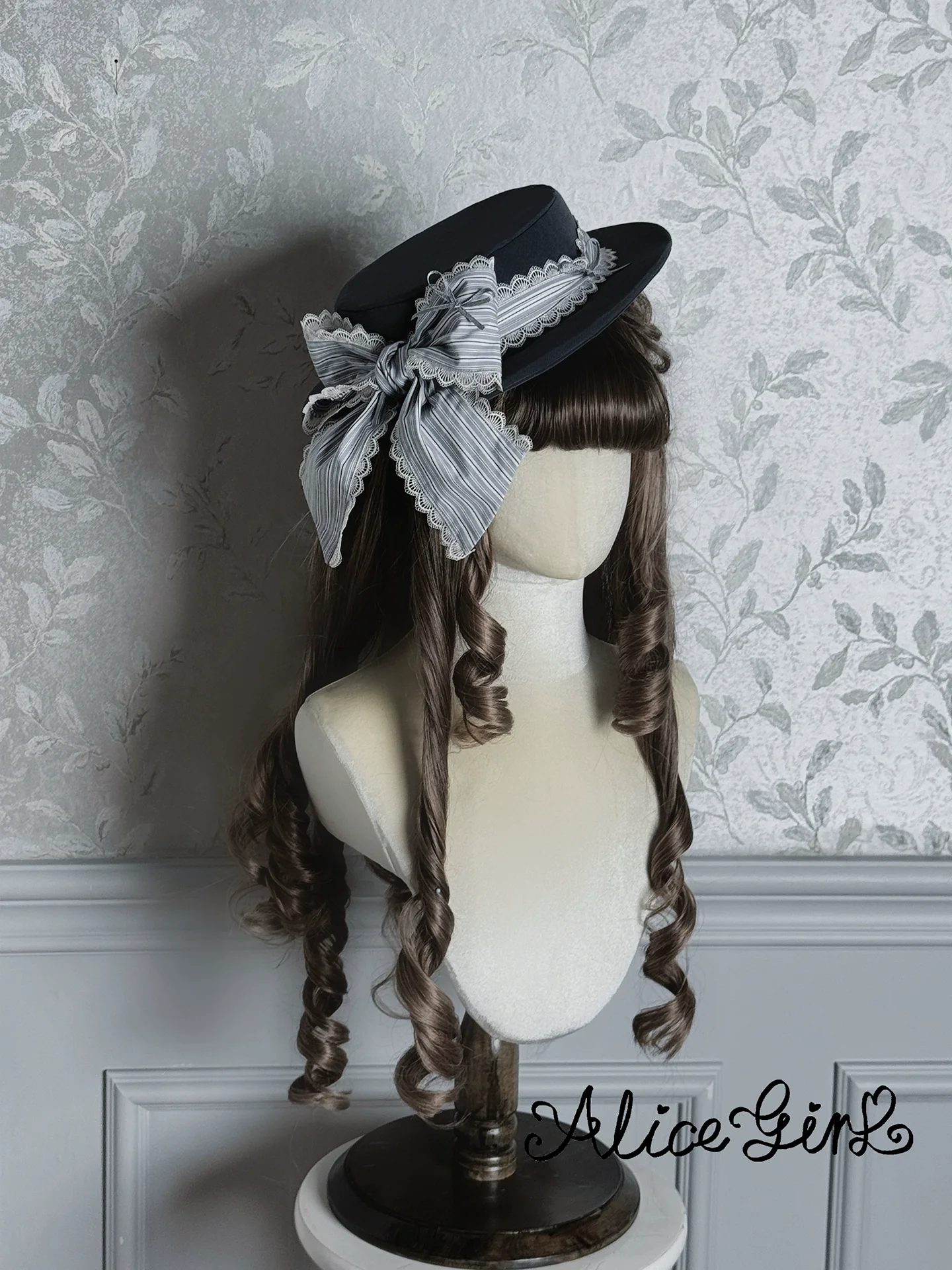 Alice Girl - Duke of Victoria - Classic Lolita Top Hat & Brooch