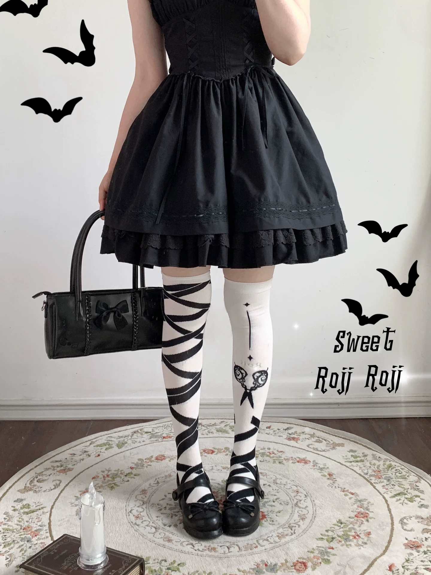 Roji Roji - Gothic Lolita Over-Knee Socks, Scissors Print