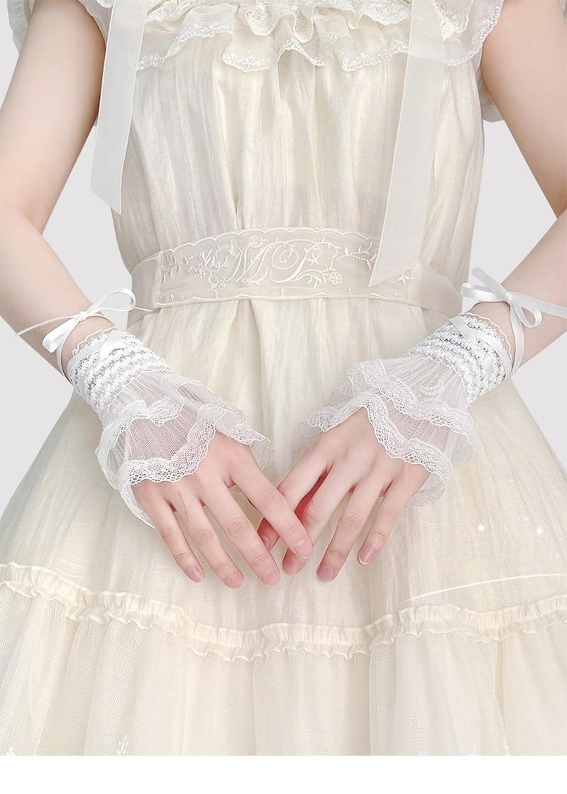 Hua Nai Cat - Star and Moon - Bridal Lolita Cuffs White and Black Ballet Style Lace Cuffs